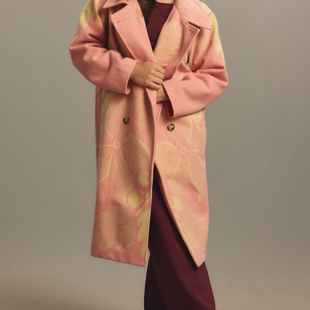 Chic Pink Patterned Coat - Picture 3 of 6